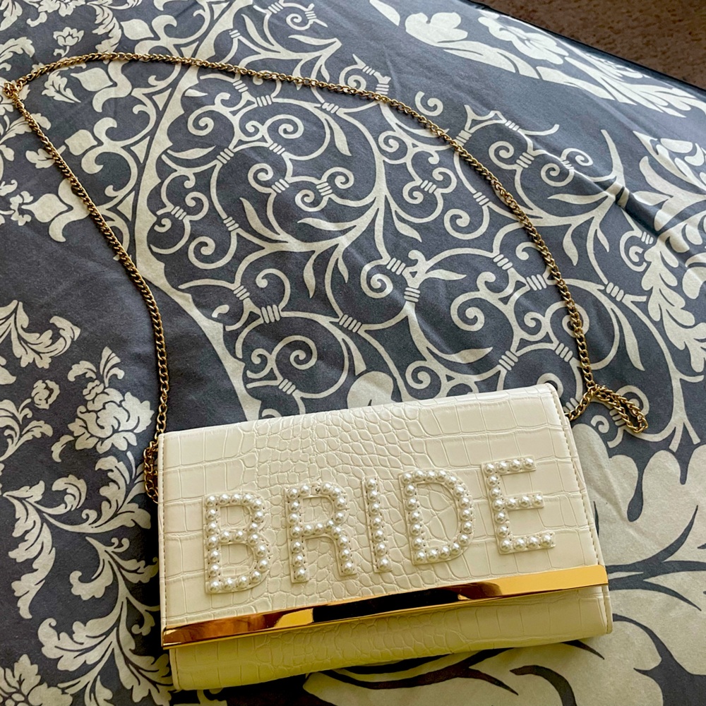 Versona BRIDE chain purse EXCELLENT CONDITION